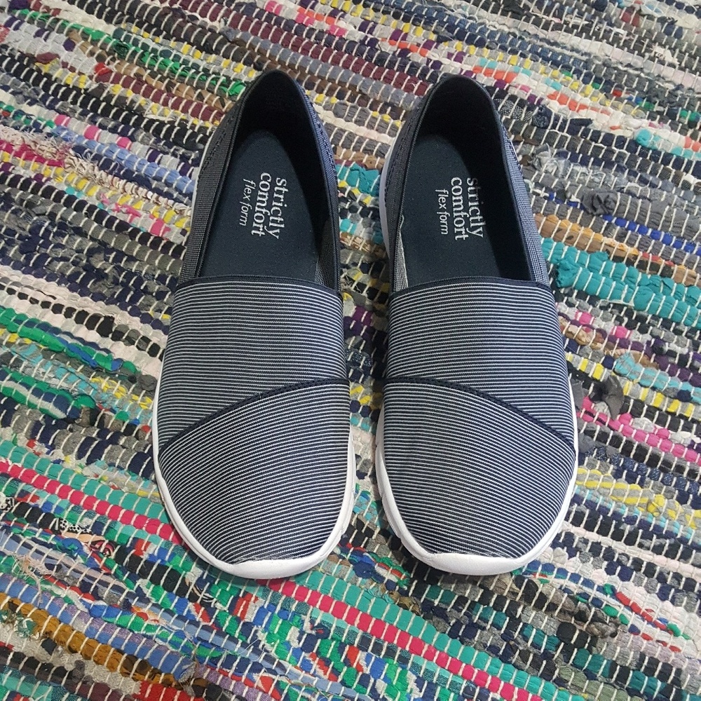 Strictly comfort flex form slip ons